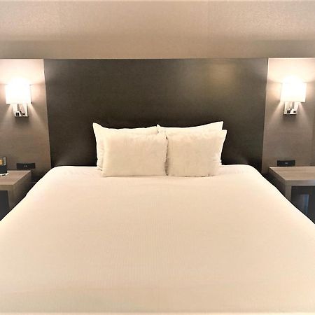 Wingate By Wyndham Erie Hotel Exterior foto