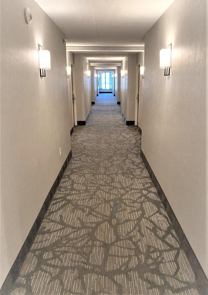 Wingate By Wyndham Erie Hotel Exterior foto